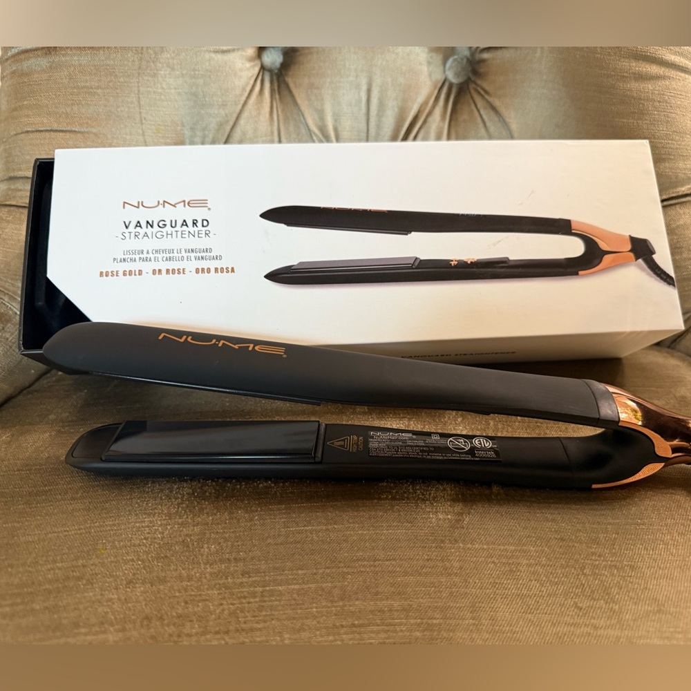 NuMe Vanguard Black and Rose Gold Hair Straightener